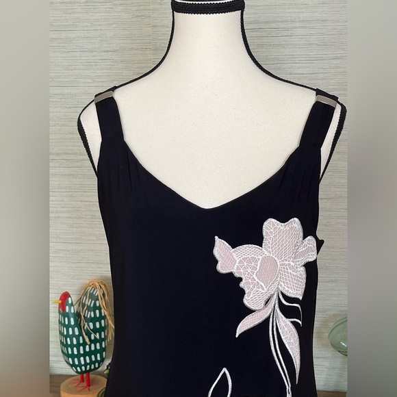 White House Black Market Embroidered Matte Jersey Tank Shift Dress Size Small - Picture 5 of 9